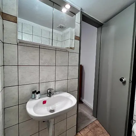 Single Ground Floor Apartamento *